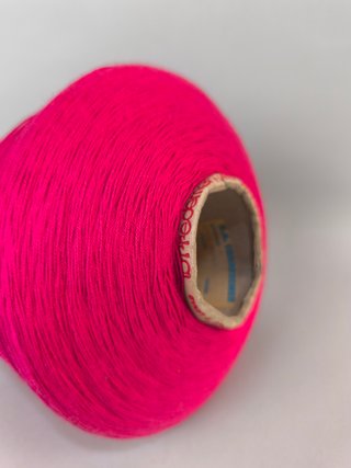 Cono di filo perlé fucsia