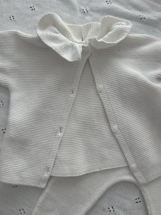 Conjunto hilo bebé chaleco y polainas T3/6 meses