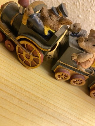 Tren de juguete vintage con animales