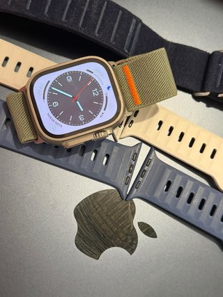 Apple Watch Ultra2 + 4 Correas
