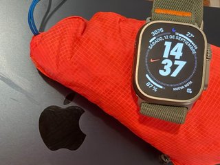 Apple Watch Ultra2 + 4 Correas