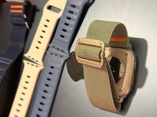 Apple Watch Ultra2 + 4 Correas