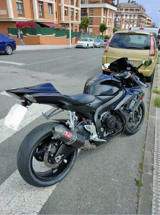 Suzuki GSXR 750 K7