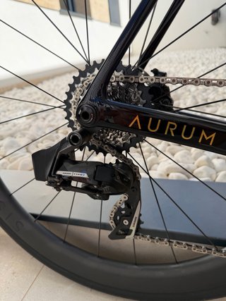 Bicicleta de carretera Aurum Magma Negra