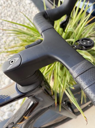 Bicicleta de carretera Aurum Magma Negra
