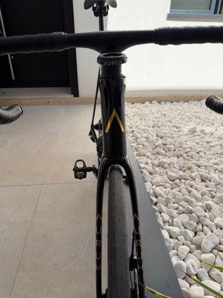 Bicicleta de carretera Aurum Magma Negra