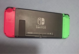 Nintendo Switch Verde e Rosso Sbloccata
