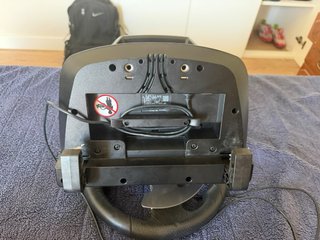 Volante Logitech G27 con pedales y palanca