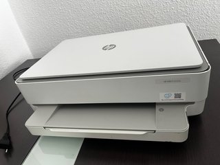 Stampante multifunzione HP Envy 6020e in bianco