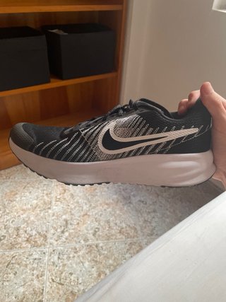 Zapatillas Nike Running Negras y Blancas