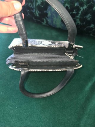 Bolso Negro y Multicolor
