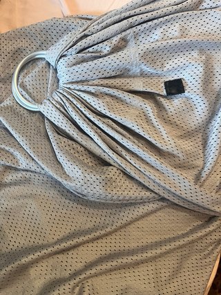 Bandolera portabebés gris