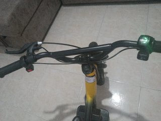 Bicicleta tipo moto infantil eléctrica