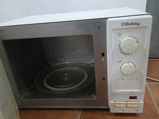 Microondas blanco