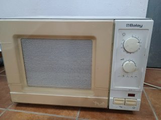 Microondas blanco
