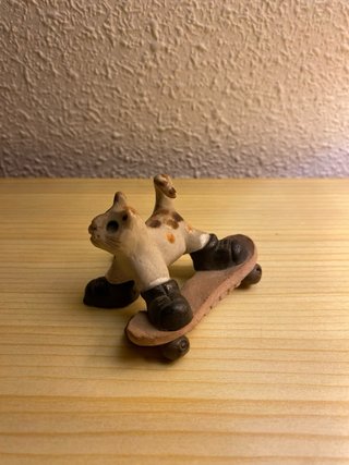 Figura Gato Vintage Patinador