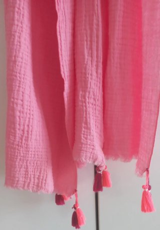 Fular / Pañuelo Rosa Zara con Borlas (Ligero)