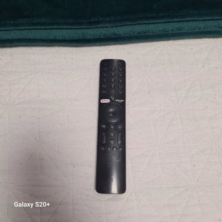 Televisor Samsung 65 Negro y Multicolor