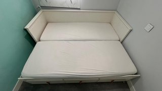 Diván Hemnes Ikea con 2 colchones