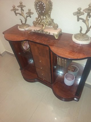 Mueble aparador madera y cristal
