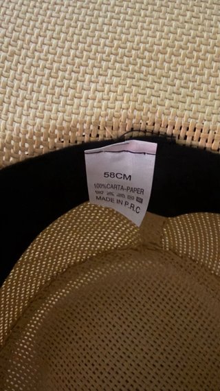 Sombrero de paja beige con cinta negra