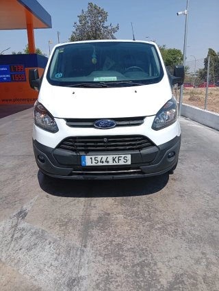 Furgoneta ford transi del 2017 con 143.000 km