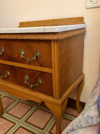 2 mesitas de noche vintage de madera y mármol