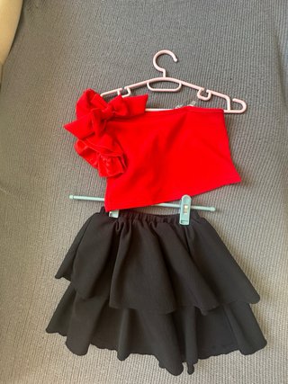 Conjunto niña 7 años rojo y negro