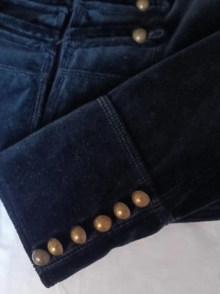 Chaqueta militar negra botones
