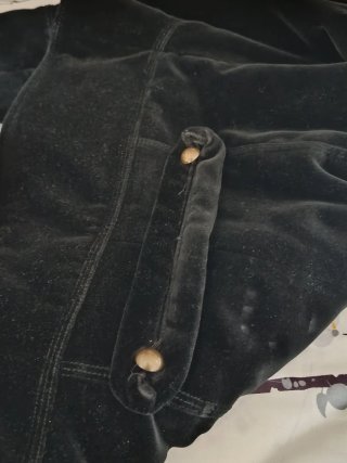 Chaqueta militar negra botones