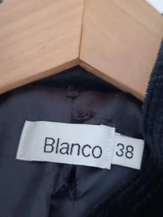 Chaqueta militar negra botones