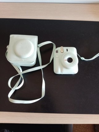 Fujifilm Instax Mini 12 verde + funda