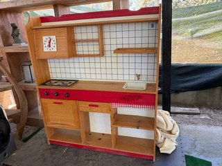 Cocina de juguete de madera