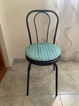 Silla negra con cojin