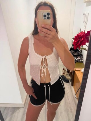 Top Bershka blanco con cordones