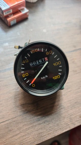 Tacómetro Vespa PX 002679 km prácticamente nuevo