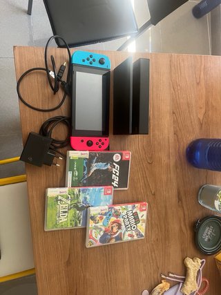 Nintendo Switch Azul/Rojo + Juegos