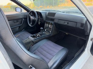 Porsche 944