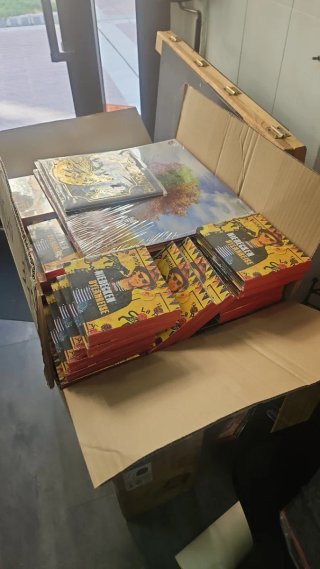 Caja de juguetes y juegos varios