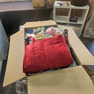 Caja de juguetes y juegos varios