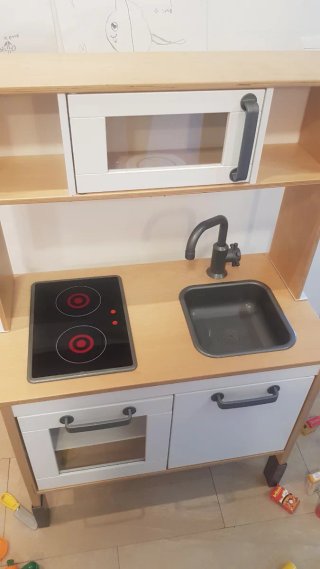 Cocinita de juguete IKEA abedul
