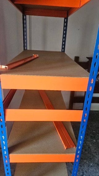 Estantería metálica reforzada naranja