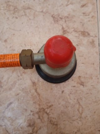 Regulador y válvula anti-retorno gas