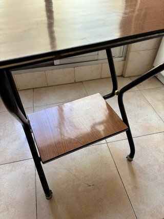 Mesa auxiliar madera y metal con ruedas
