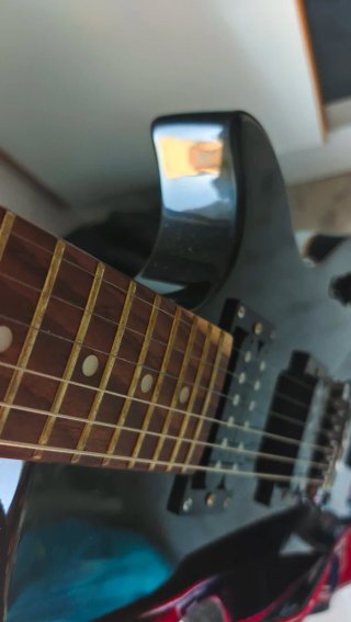 Guitarra Eléctrica Rocktile + Funda