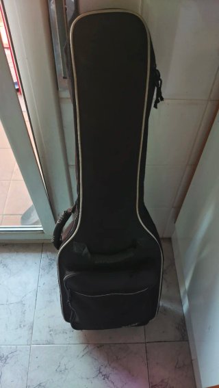 Guitarra Eléctrica Rocktile + Funda