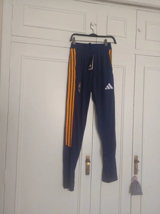 Pantalón chándal Adidas azul nuevo.