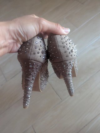 Scarpe tacco alto con brillantini beige