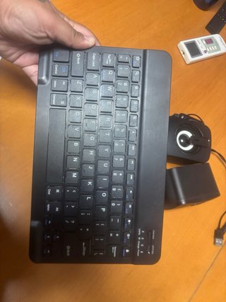 Pack multimedia: altavoces, teclado y barra de luz