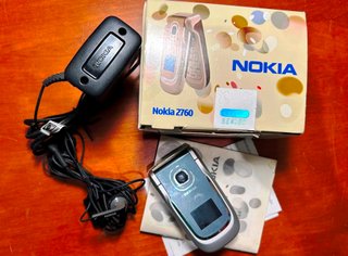Teléfono Móvil Flip Nokia 2760